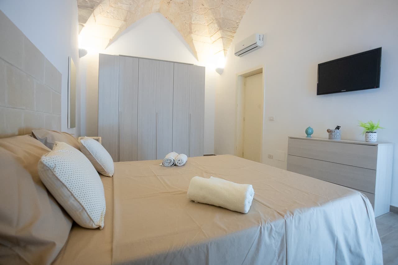 Camera da letto vista dall'ingresso